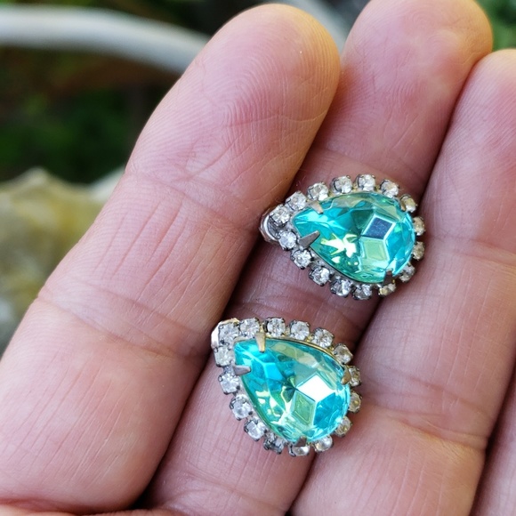 VINTAGE Teal Teardrop (post) earring set. Circles with Rhinestones. - Picture 2 of 5